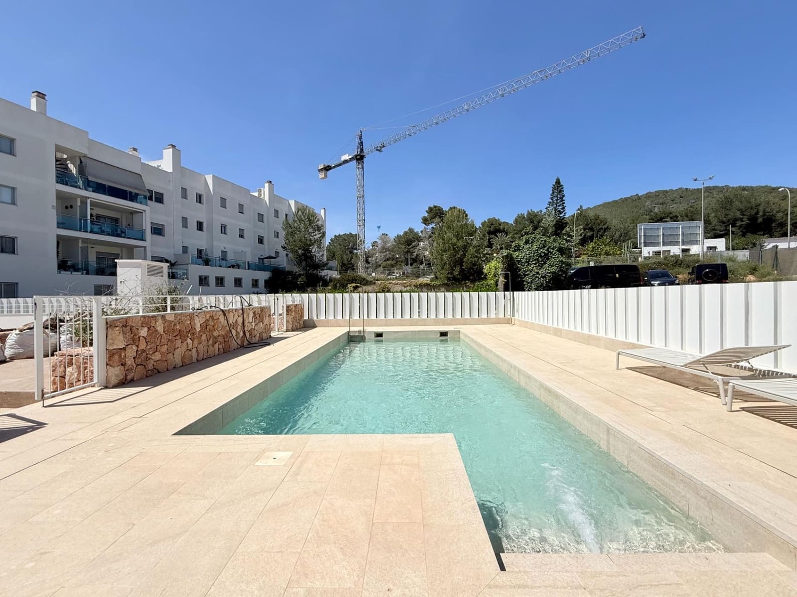 Piso de 2 habitaciones en Santa Eulalia / Santa Eularia en venta con piscina garaje - 649.000 € (Ref: 9901580)