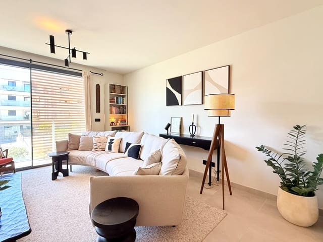 2 soverom Leilighet til salgs i Santa Eulalia / Santa Eularia med svømmebasseng garasje - € 649 000 (Ref: 9901580)