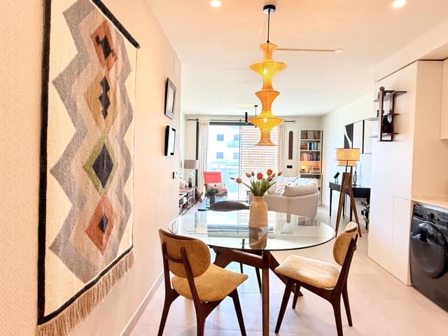 2 soverom Leilighet til salgs i Santa Eulalia / Santa Eularia med svømmebasseng garasje - € 649 000 (Ref: 9901580)