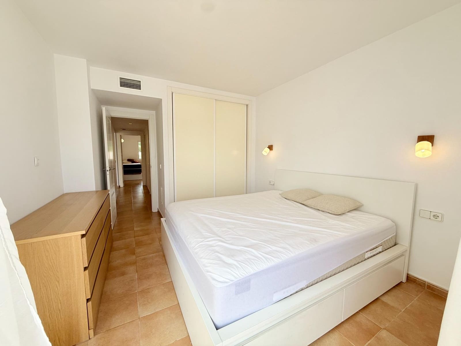2 slaapkamer Appartement te huur in Roca Llisa met zwembad - € 3.500 (Ref: 9901581)
