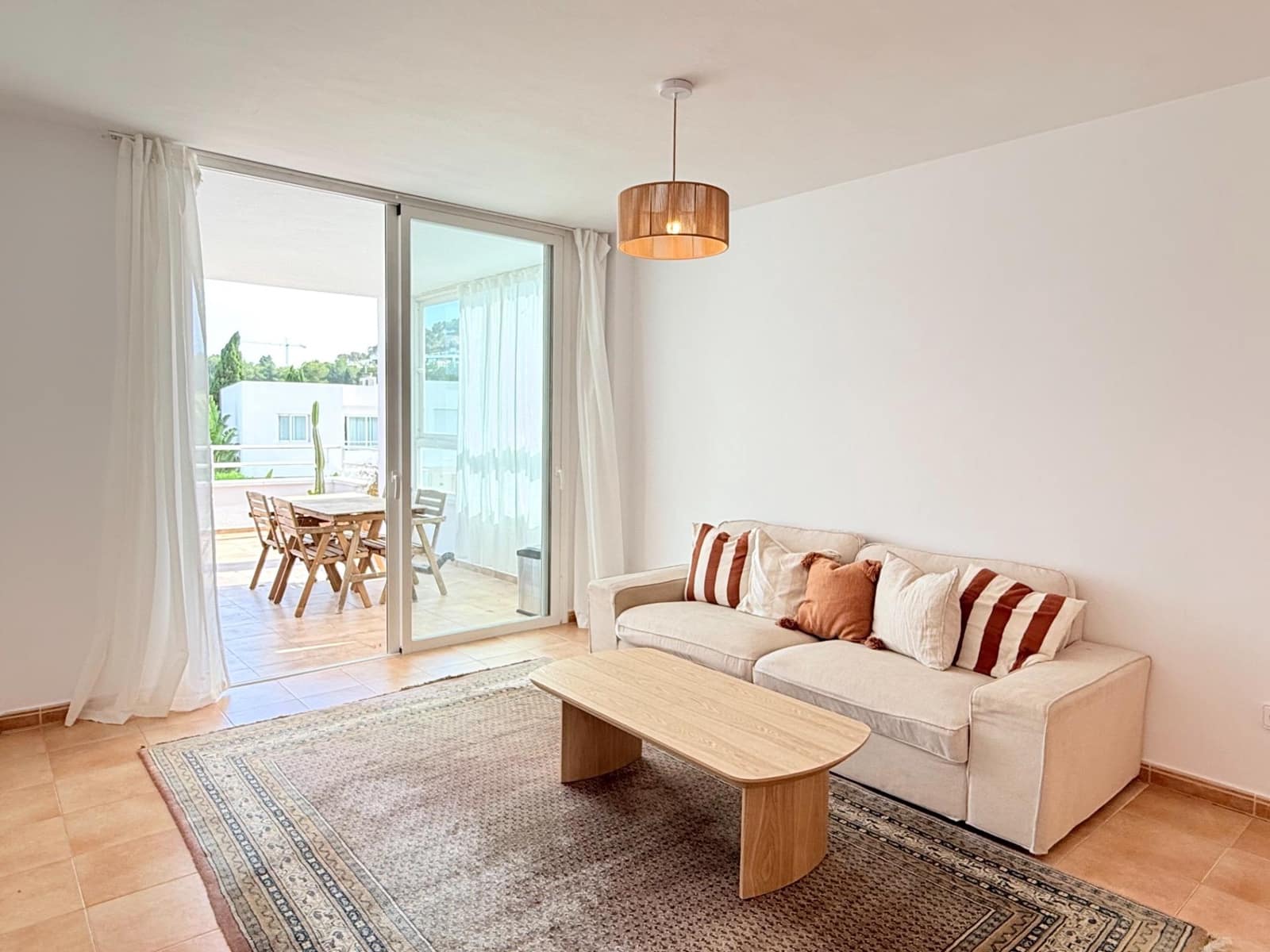 2 slaapkamer Appartement te huur in Roca Llisa met zwembad - € 3.500 (Ref: 9901581)