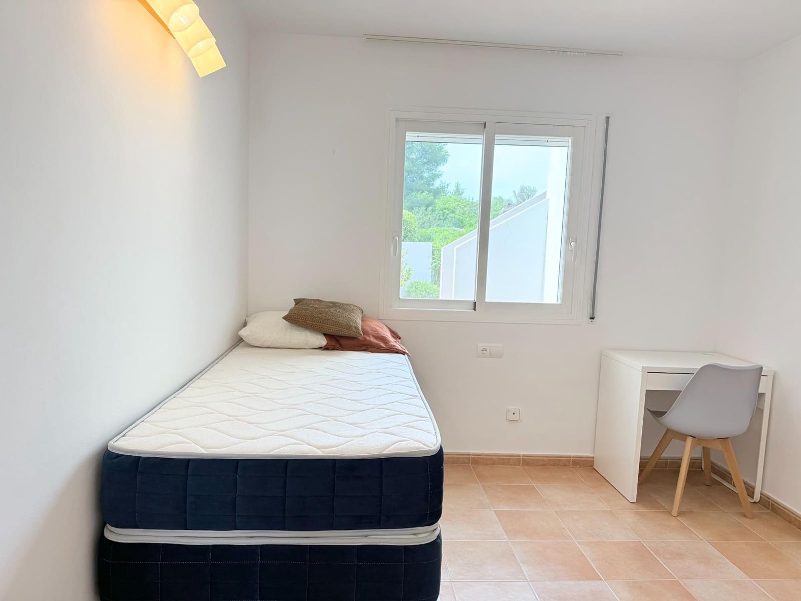 2 slaapkamer Appartement te huur in Roca Llisa met zwembad - € 3.500 (Ref: 9901581)