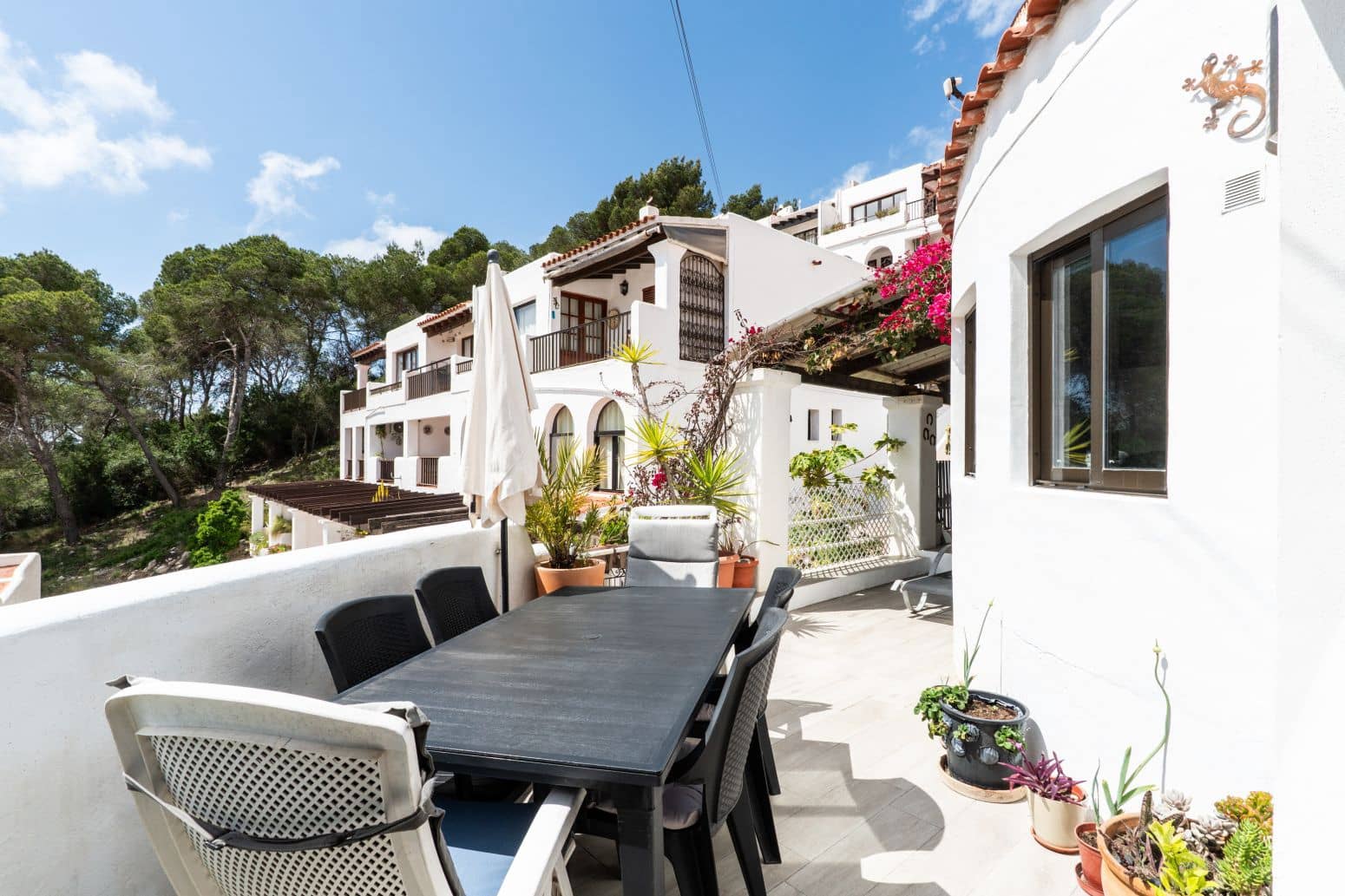 3 bedroom Flat for sale in Santa Eulalia / Santa Eularia - € 570,000 (Ref: 9901582)