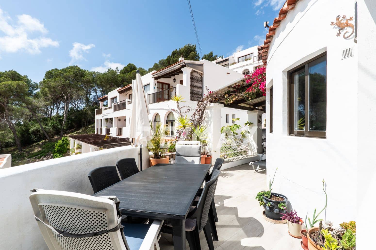 3 bedroom Flat for sale in Santa Eulalia / Santa Eularia - € 570,000 (Ref: 9901582)