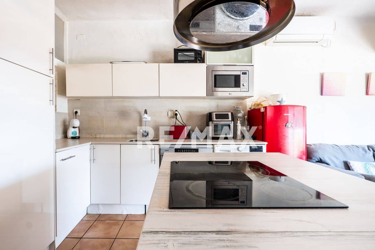 3 bedroom Flat for sale in Santa Eulalia / Santa Eularia - € 570,000 (Ref: 9901582)