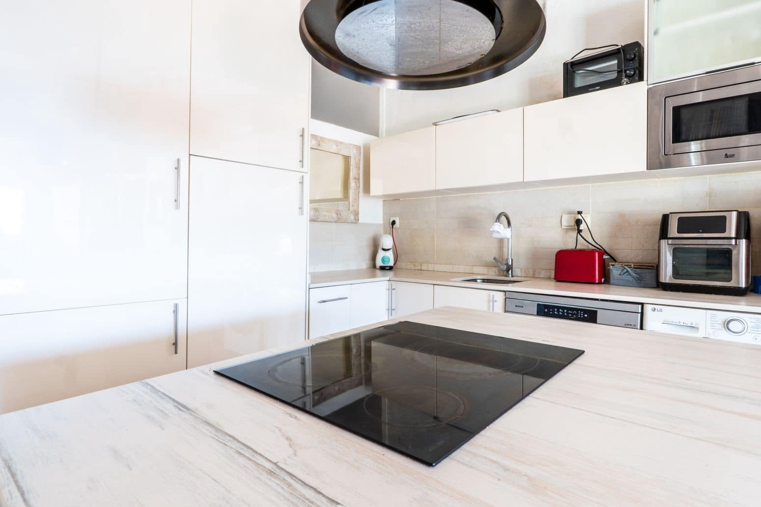 3 bedroom Flat for sale in Santa Eulalia / Santa Eularia - € 570,000 (Ref: 9901582)