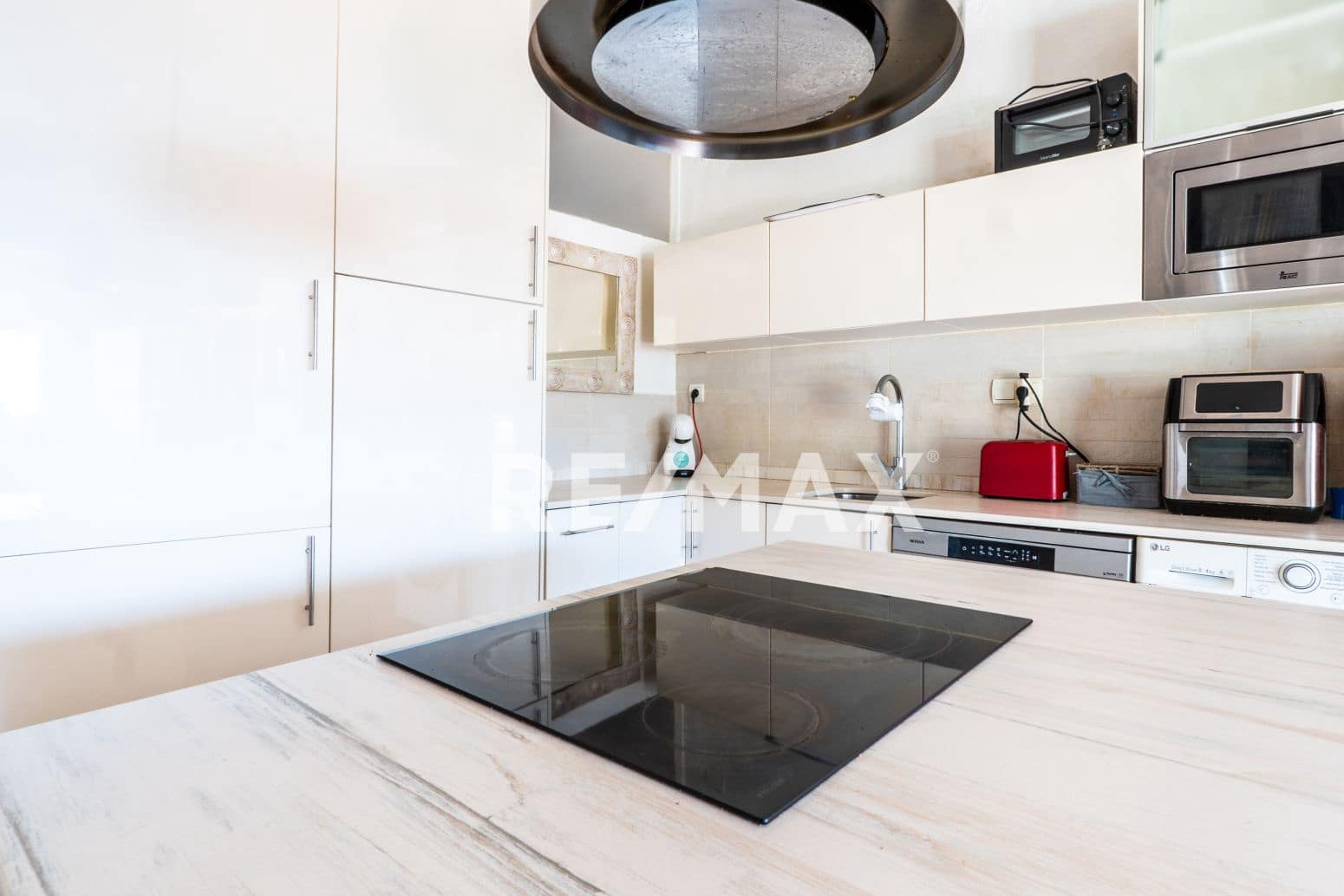 3 bedroom Flat for sale in Santa Eulalia / Santa Eularia - € 570,000 (Ref: 9901582)