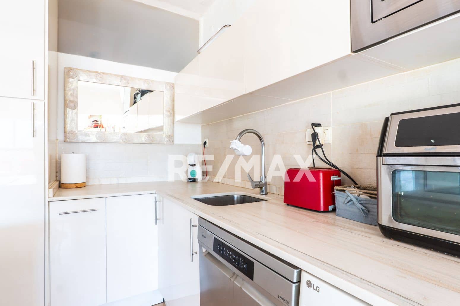 3 bedroom Flat for sale in Santa Eulalia / Santa Eularia - € 570,000 (Ref: 9901582)