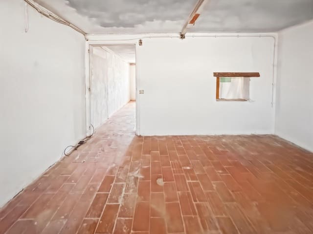 Garasje til salgs i Santa Eulalia / Santa Eularia - € 75 000 (Ref: 9901583)