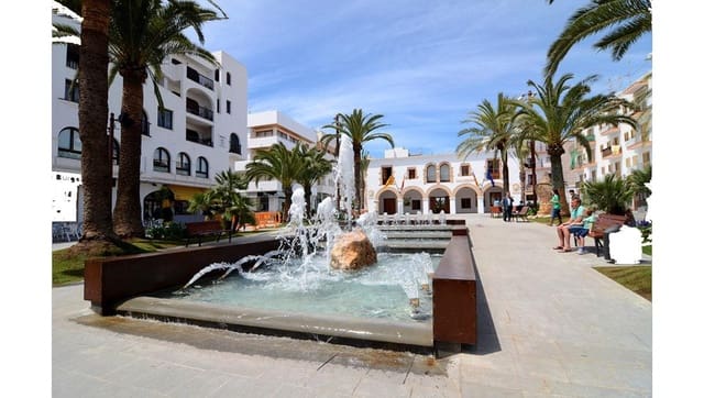 Erhverv til leje i Santa Eulalia / Santa Eularia - € 1.300 (Ref: 9901584)