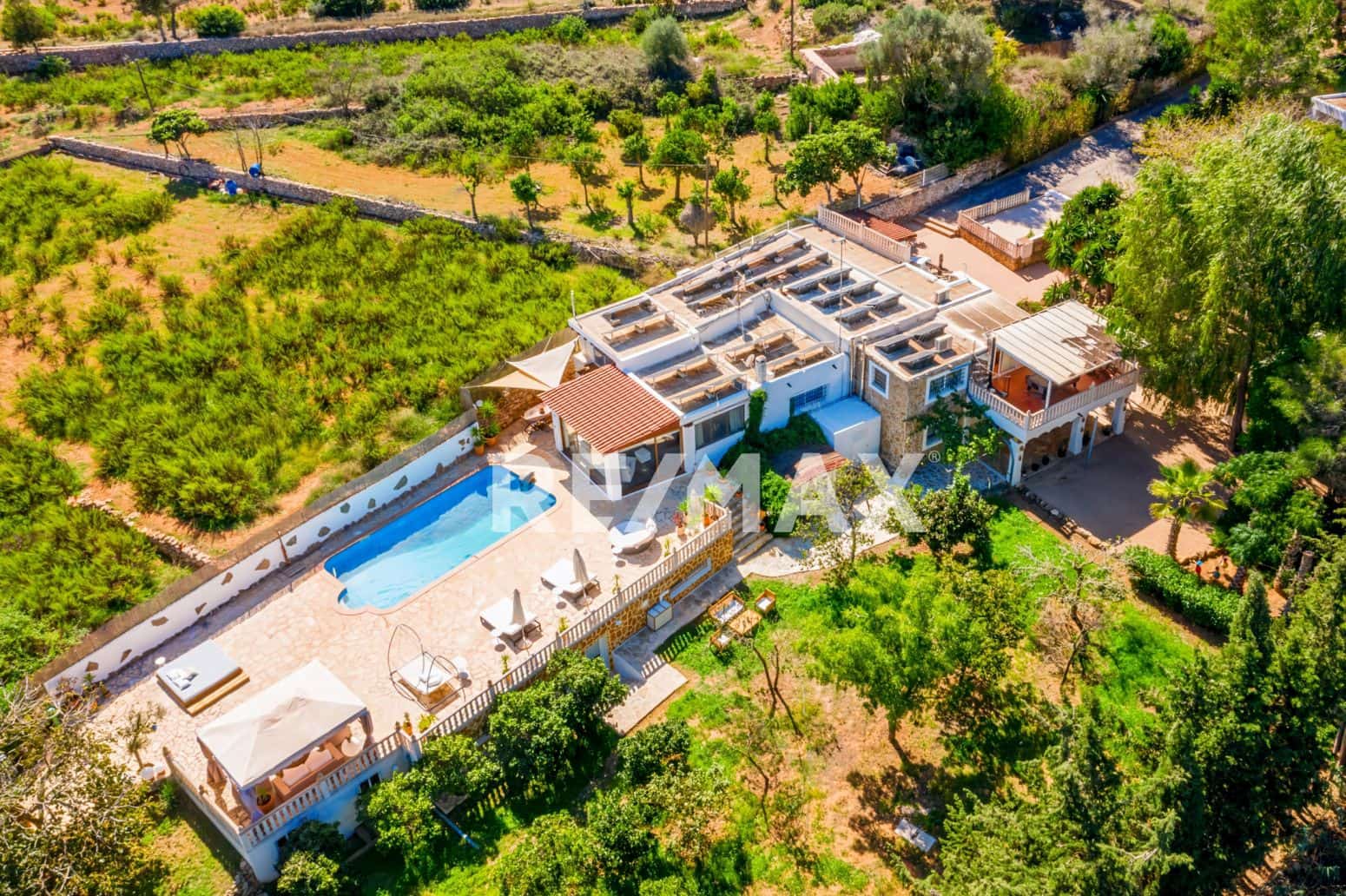 6 slaapkamer Villa te koop in Sant Joan de Labritja met zwembad garage - € 2.300.000 (Ref: 9901589)