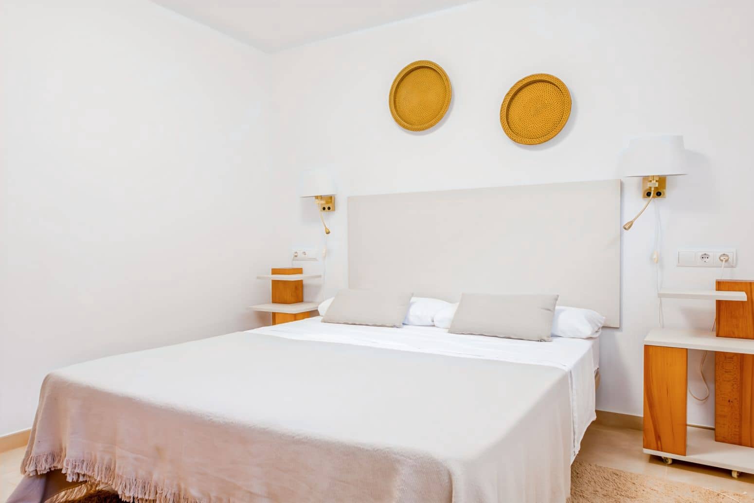 6 slaapkamer Villa te koop in Sant Joan de Labritja met zwembad garage - € 2.300.000 (Ref: 9901589)