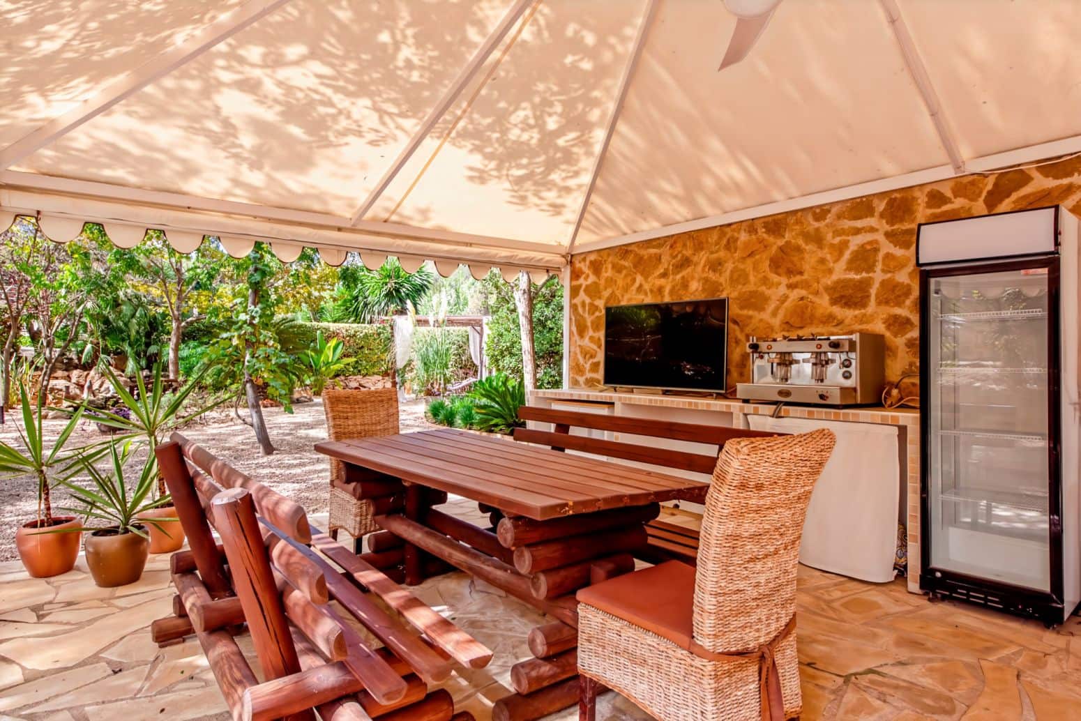 6 slaapkamer Villa te koop in Sant Joan de Labritja met zwembad garage - € 2.300.000 (Ref: 9901589)