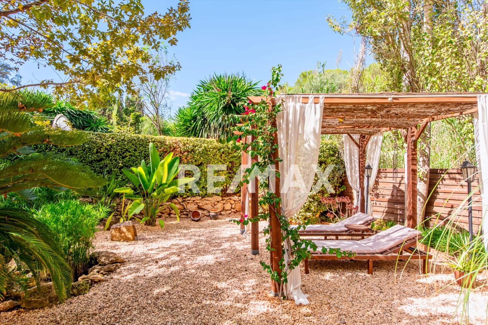 6 slaapkamer Villa te koop in Sant Joan de Labritja met zwembad garage - € 2.300.000 (Ref: 9901589)