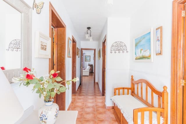 6 makuuhuone Huvila myytävänä paikassa Santa Eulalia / Santa Eularia mukana uima-altaan 
autotalli - 1 650 000 € (Ref: 9901590)