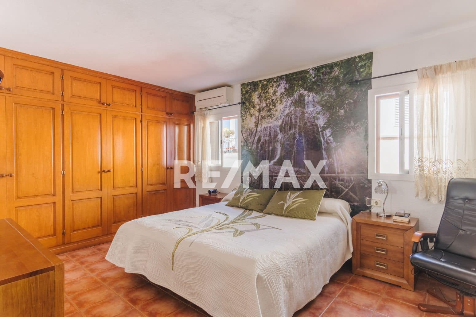 6 makuuhuone Huvila myytävänä paikassa Santa Eulalia / Santa Eularia mukana uima-altaan 
autotalli - 1 650 000 € (Ref: 9901590)