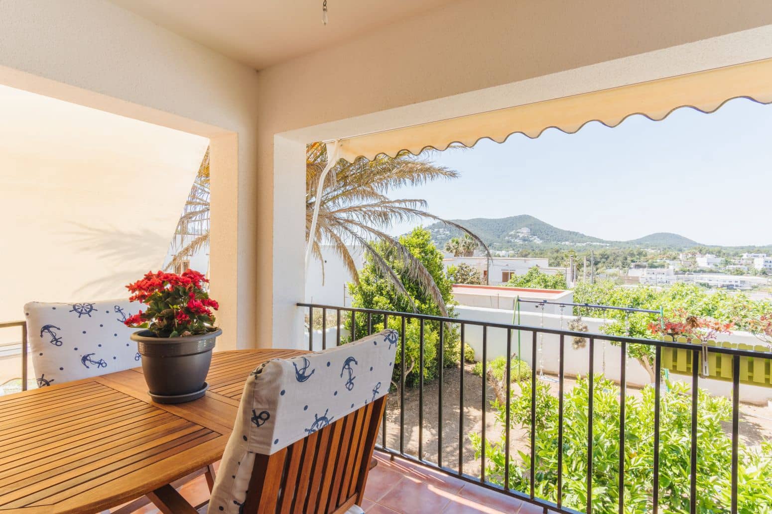 6 makuuhuone Huvila myytävänä paikassa Santa Eulalia / Santa Eularia mukana uima-altaan 
autotalli - 1 650 000 € (Ref: 9901590)