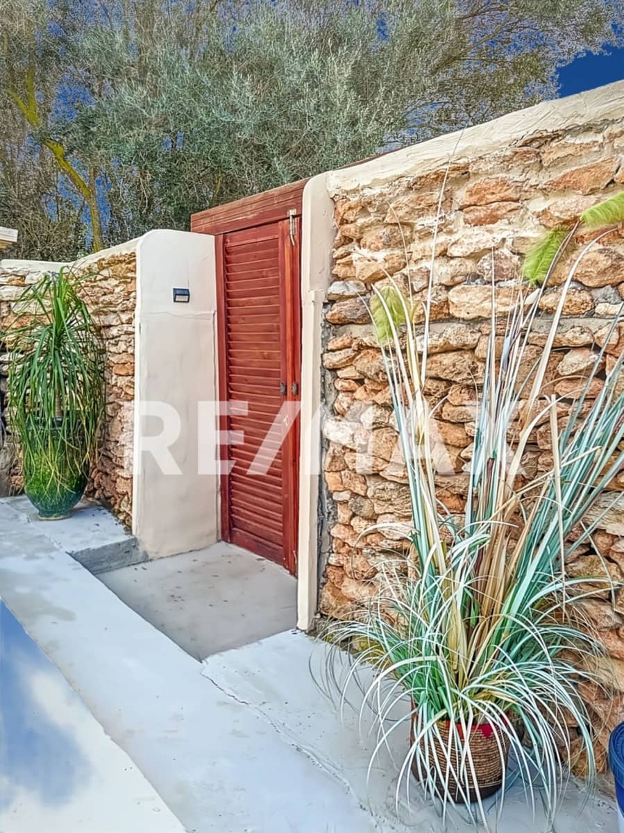 5 soverom Villa til salgs i Sant Antoni de Portmany med svømmebasseng - € 2 950 000 (Ref: 9901592)