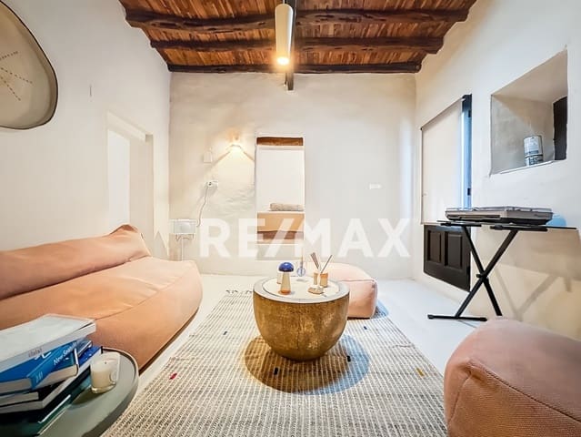 5 slaapkamer Villa te koop in Sant Antoni de Portmany met zwembad - € 2.950.000 (Ref: 9901592)