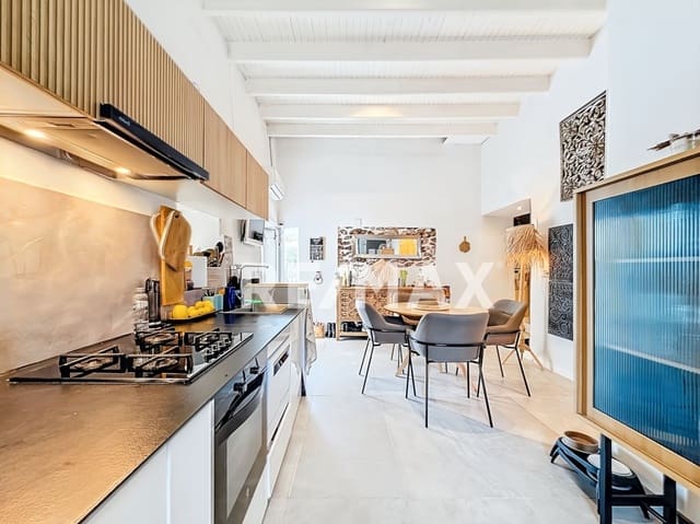 5 slaapkamer Villa te koop in Sant Antoni de Portmany met zwembad - € 2.950.000 (Ref: 9901592)