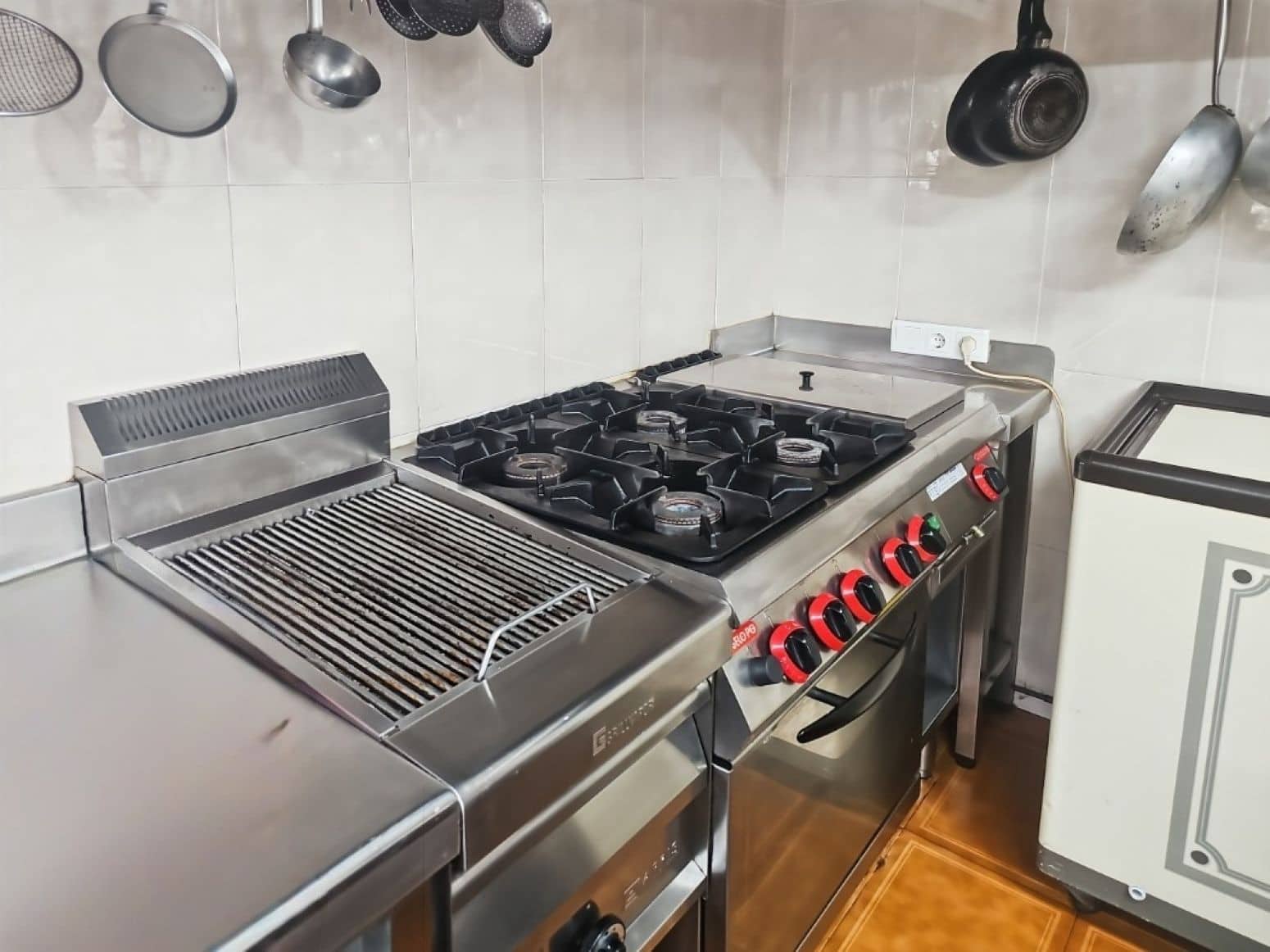 Komercyjne na sprzedaż w Santa Eulalia / Santa Eularia - 135 000 € (Ref: 9901595)