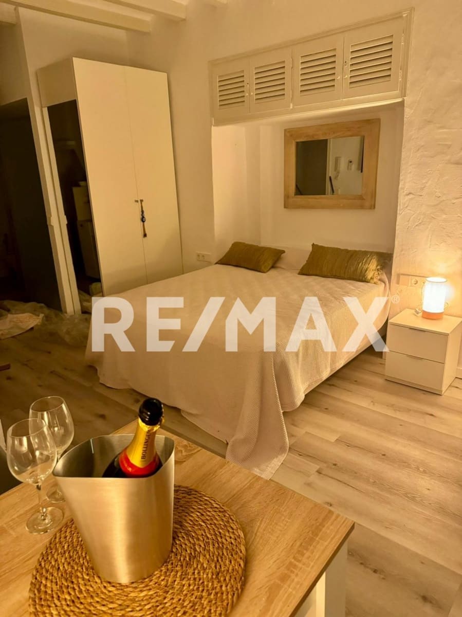 Lejlighed til leje i Ibiza by - € 3.000 (Ref: 9901597)