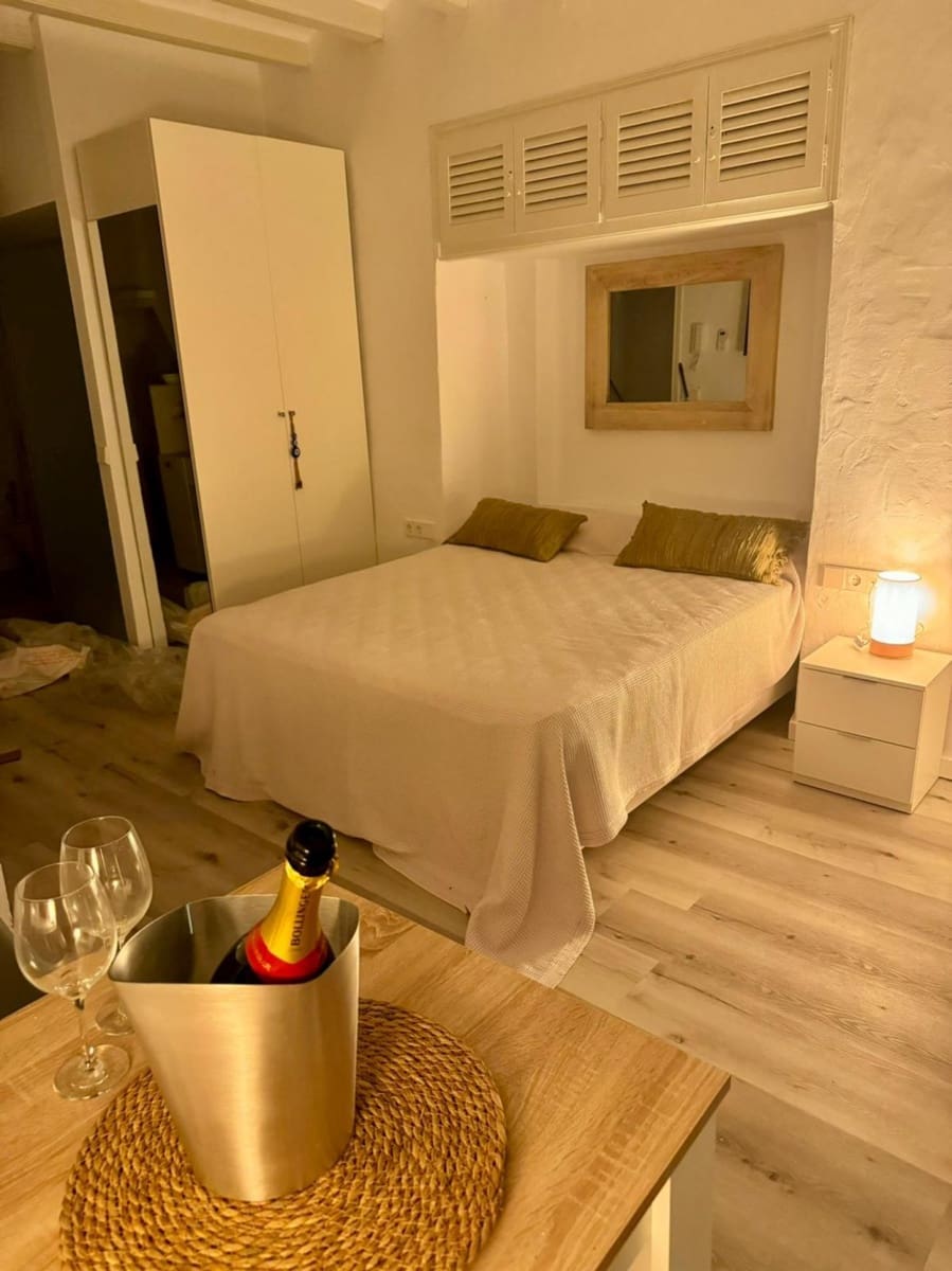 Lejlighed til leje i Ibiza by - € 3.000 (Ref: 9901597)
