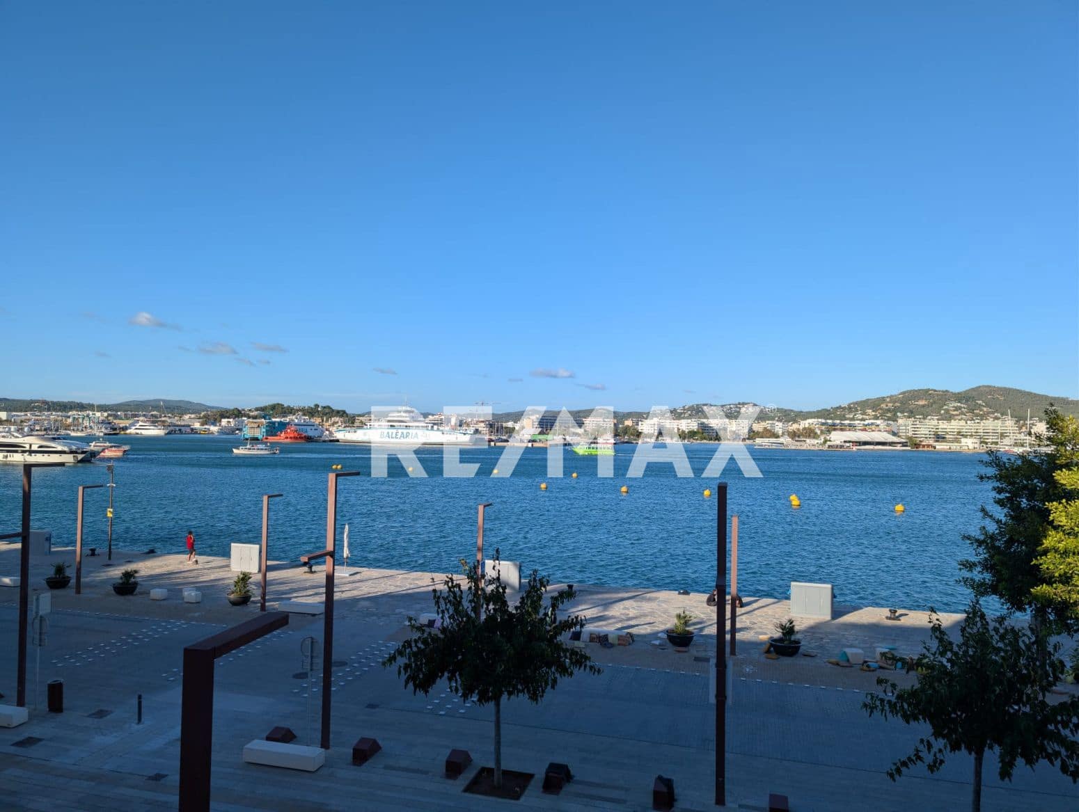 Lejlighed til leje i Ibiza by - € 3.000 (Ref: 9901597)