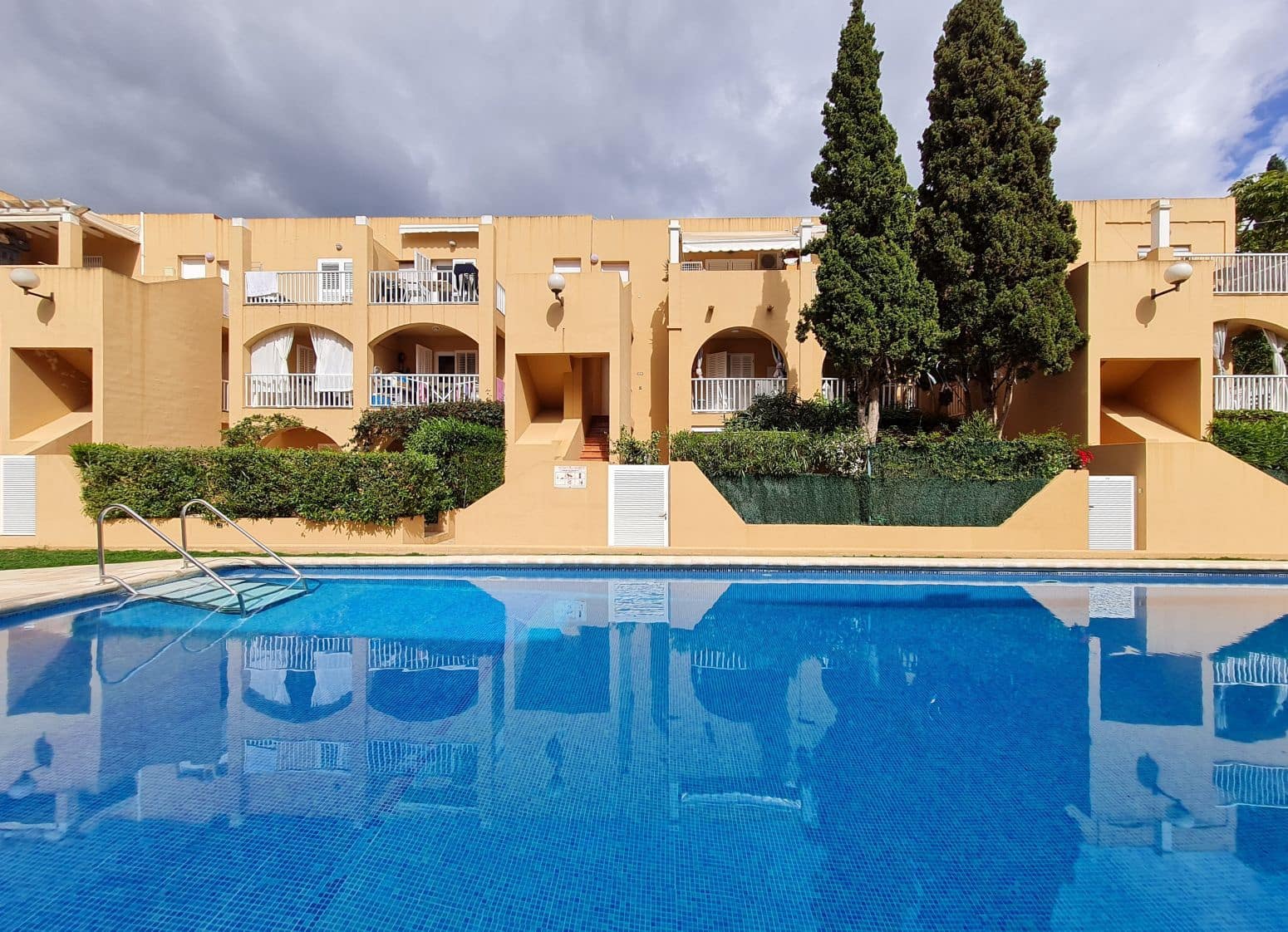 1 sovrum Strandlägenhet till salu i Santa Eulalia / Santa Eularia med pool - 395 000 € (Ref: 9901598)