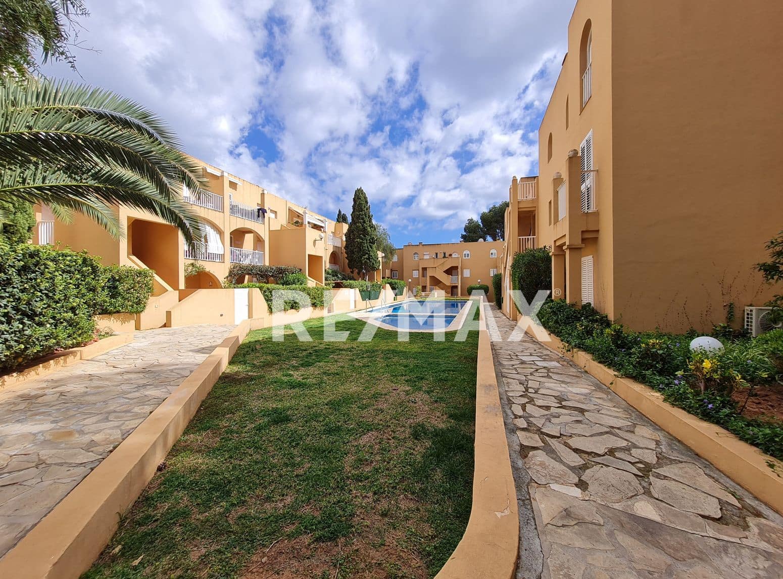 1 sovrum Strandlägenhet till salu i Santa Eulalia / Santa Eularia med pool - 395 000 € (Ref: 9901598)