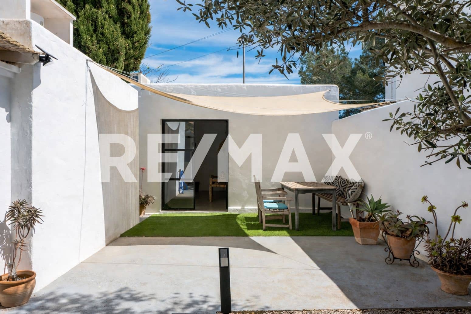 2 Zimmer Villa zu verkaufen in San Jose / Sant Josep de Sa Talaia mit Pool - 1.450.000 € (Ref: 9901600)