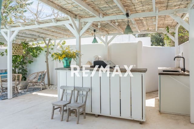 2 sovrum Villa till salu i San Jose / Sant Josep de Sa Talaia med pool - 1 450 000 € (Ref: 9901600)