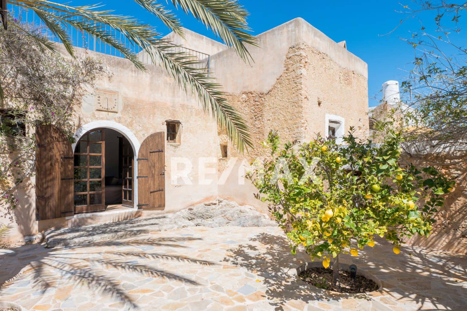 8 soverom Villa til salgs i San Jose / Sant Josep de Sa Talaia med svømmebasseng garasje - € 5 200 000 (Ref: 9901602)