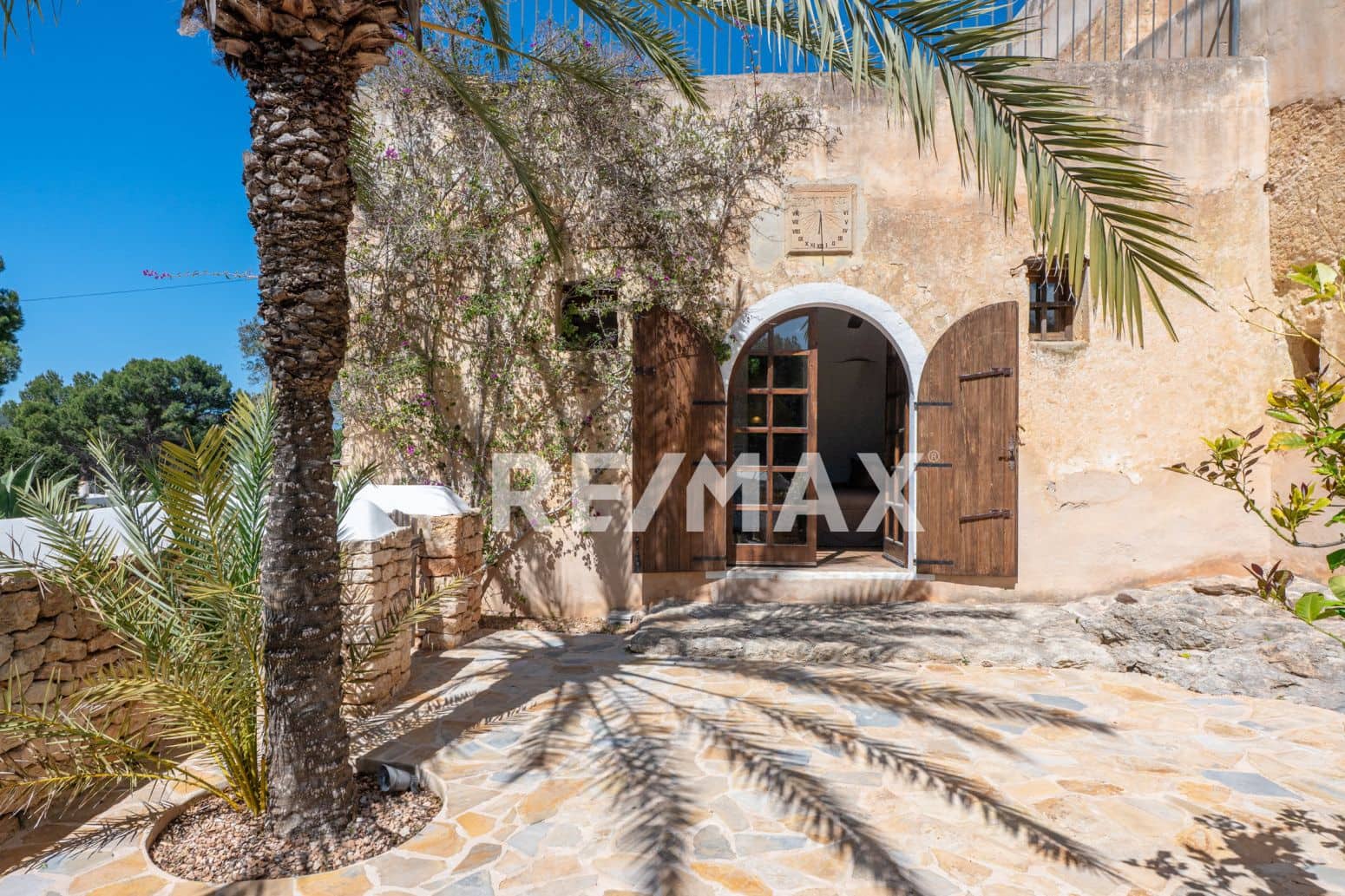 8 soverom Villa til salgs i San Jose / Sant Josep de Sa Talaia med svømmebasseng garasje - € 5 200 000 (Ref: 9901602)