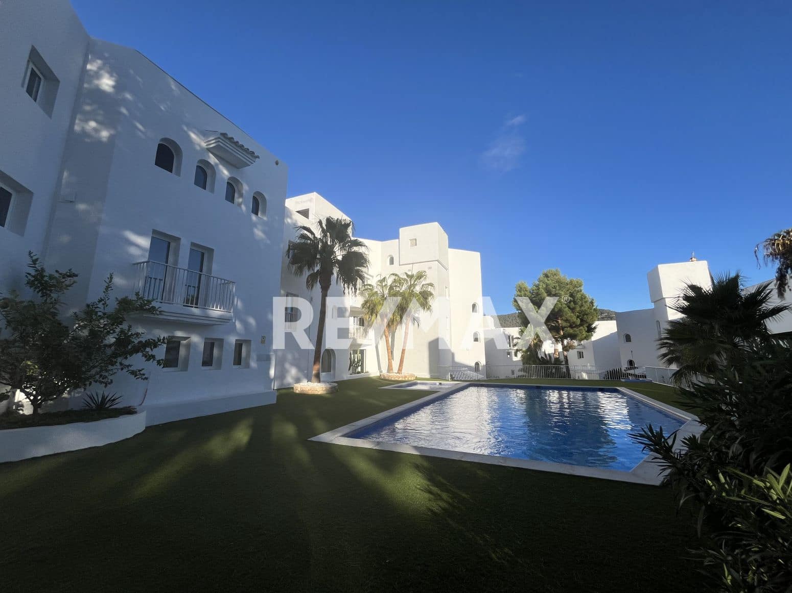 3 slaapkamer Penthouse te huur in San Jose / Sant Josep de Sa Talaia met zwembad garage - € 5.000 (Ref: 9903938)