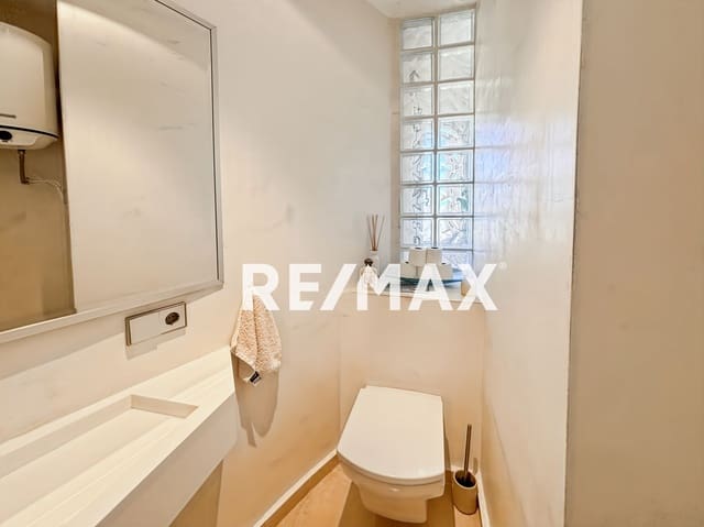 2 bedroom Apartment for sale in Santa Eulalia / Santa Eularia with pool - € 880,000 (Ref: 9903939)