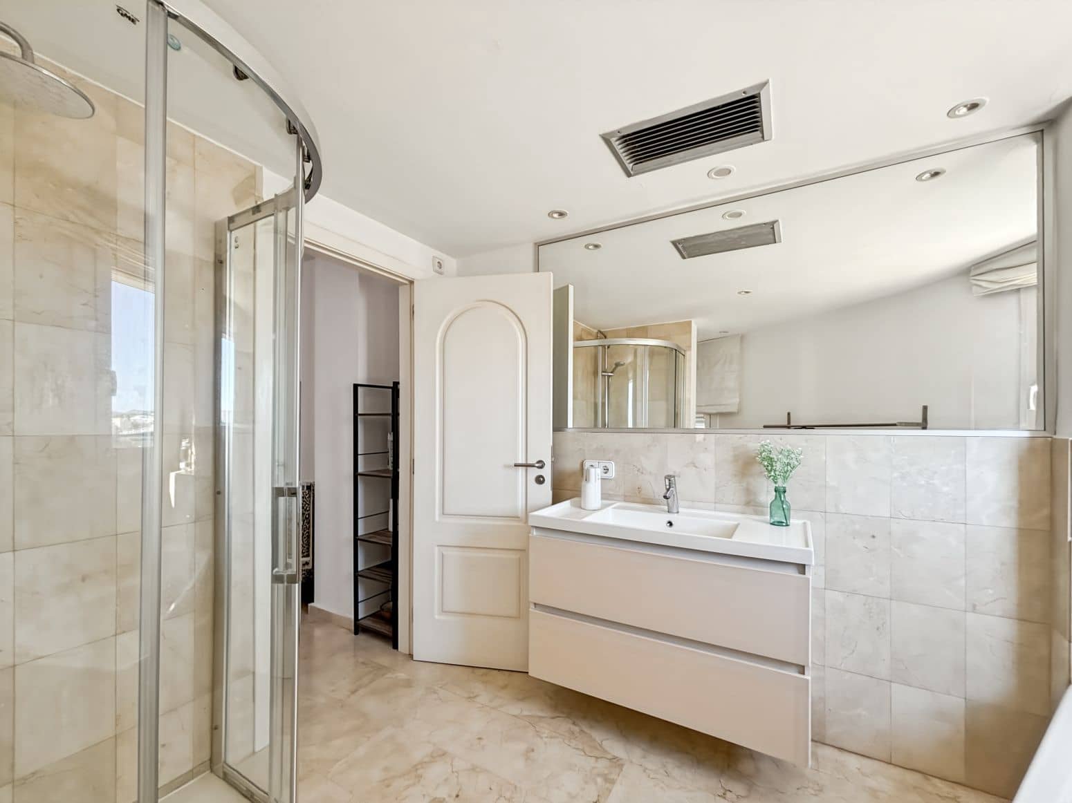 2 bedroom Apartment for sale in Santa Eulalia / Santa Eularia with pool - € 880,000 (Ref: 9903939)
