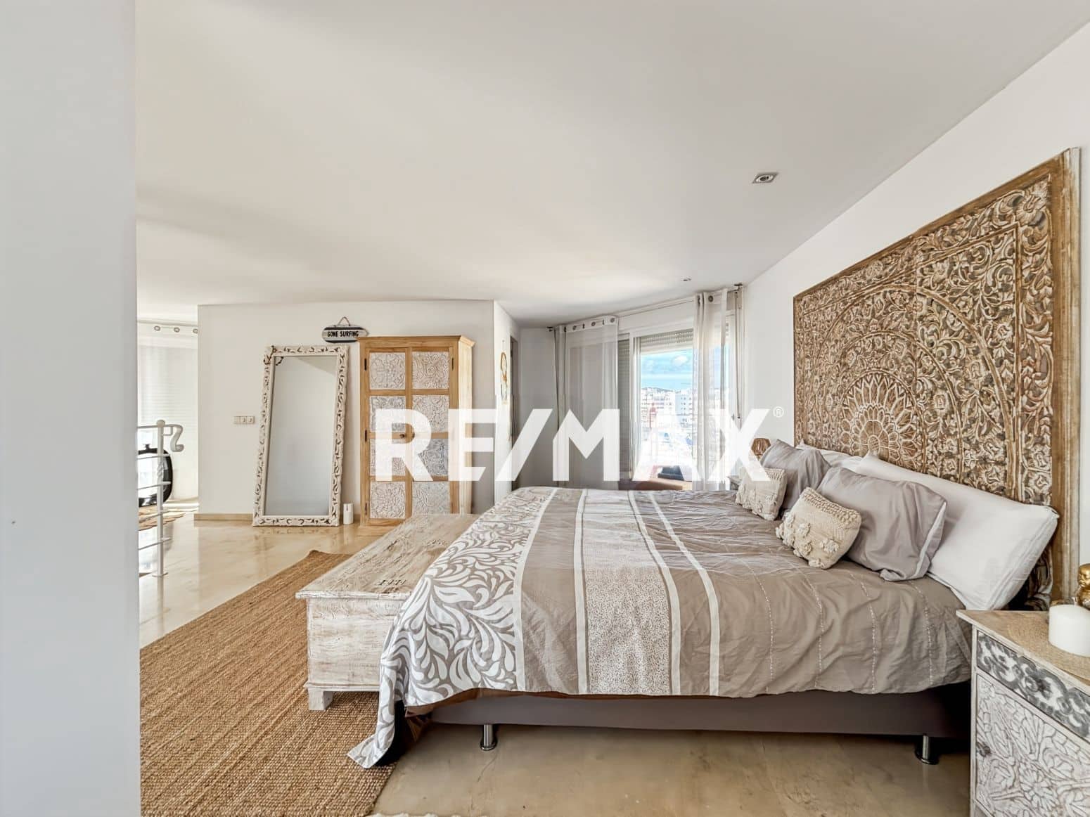 2 bedroom Apartment for sale in Santa Eulalia / Santa Eularia with pool - € 880,000 (Ref: 9903939)