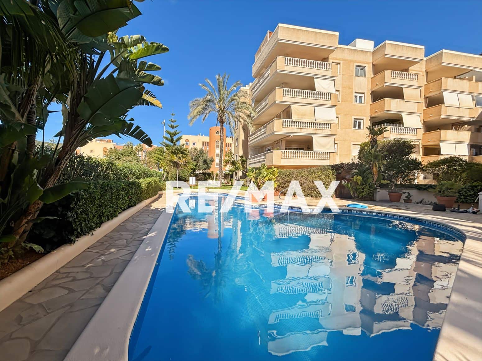 2 bedroom Apartment for sale in Santa Eulalia / Santa Eularia with pool - € 880,000 (Ref: 9903939)