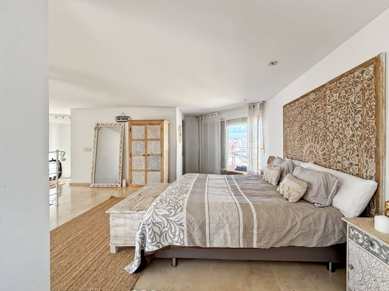 2 bedroom Apartment for sale in Santa Eulalia / Santa Eularia with pool - € 880,000 (Ref: 9903939)