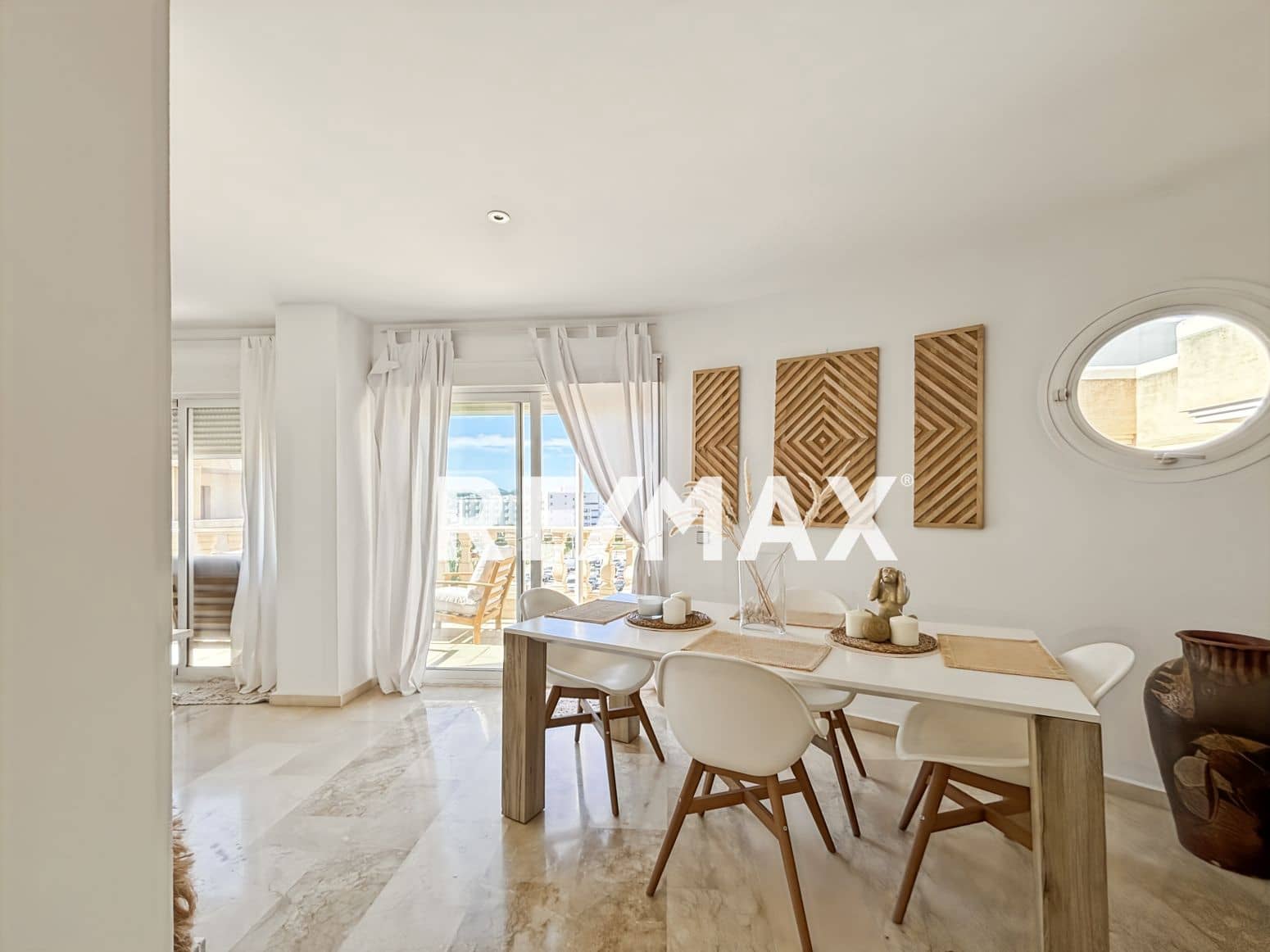 2 bedroom Apartment for sale in Santa Eulalia / Santa Eularia with pool - € 880,000 (Ref: 9903939)