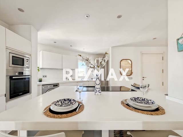 Apartamento de 2 habitaciones en Santa Eulalia / Santa Eularia en venta con piscina - 880.000 € (Ref: 9903939)