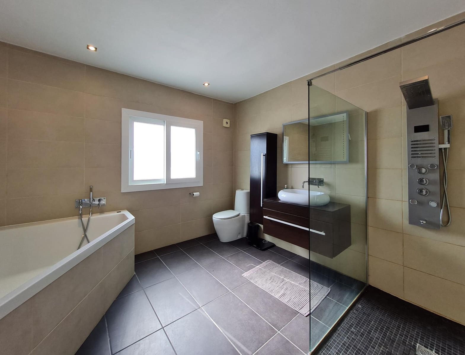 5 slaapkamer Villa te koop in Sant Antoni de Portmany - € 1.495.000 (Ref: 9908042)