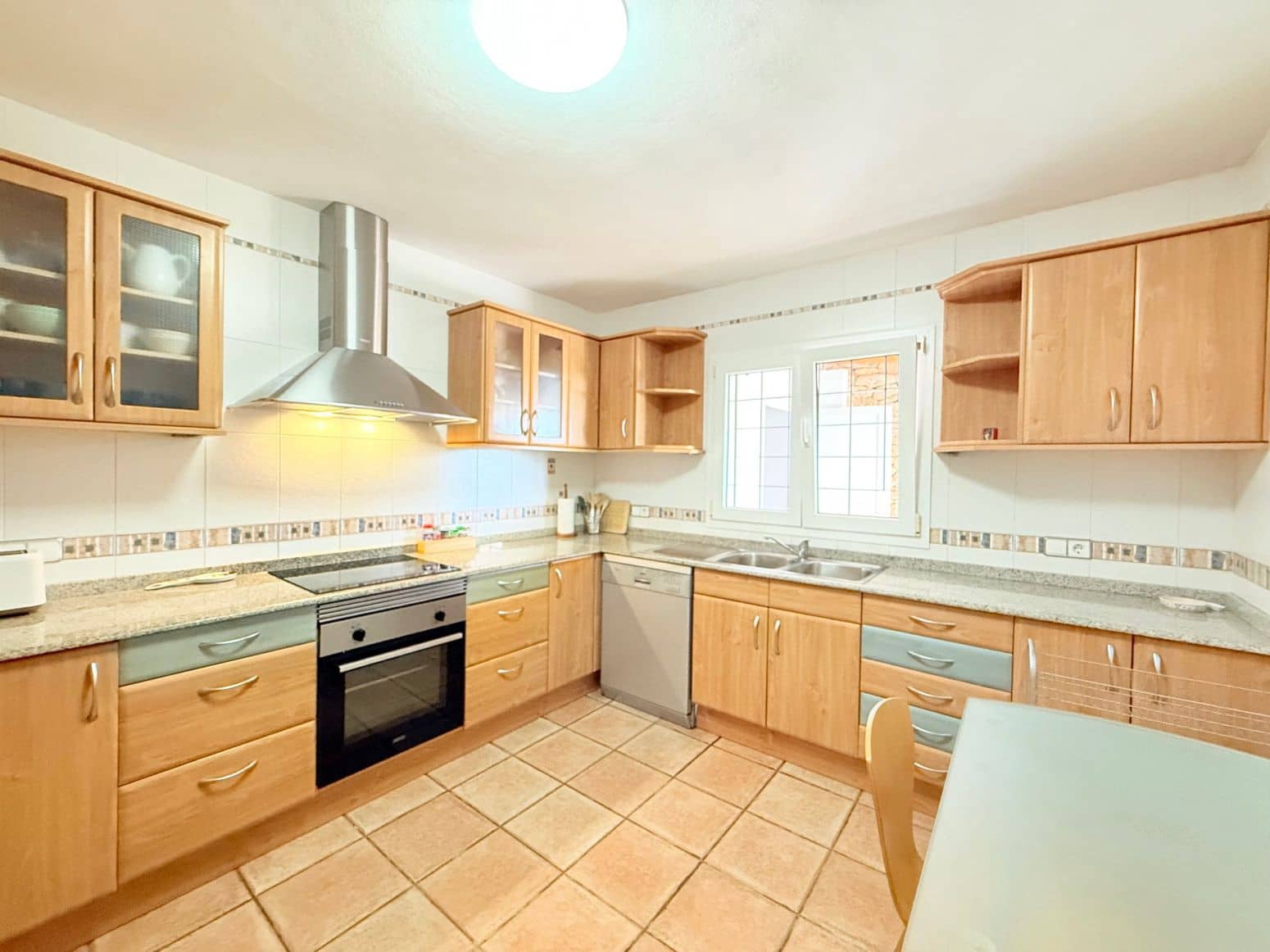 4 soveværelse Villa til leje i Santa Eulalia / Santa Eularia med swimmingpool garage - € 6.600 (Ref: 9915834)