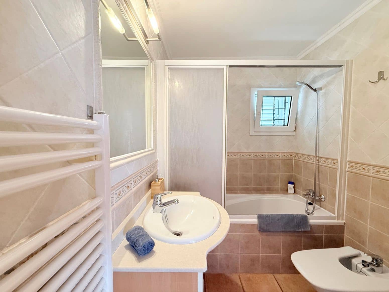 4 soveværelse Villa til leje i Santa Eulalia / Santa Eularia med swimmingpool garage - € 6.600 (Ref: 9915834)