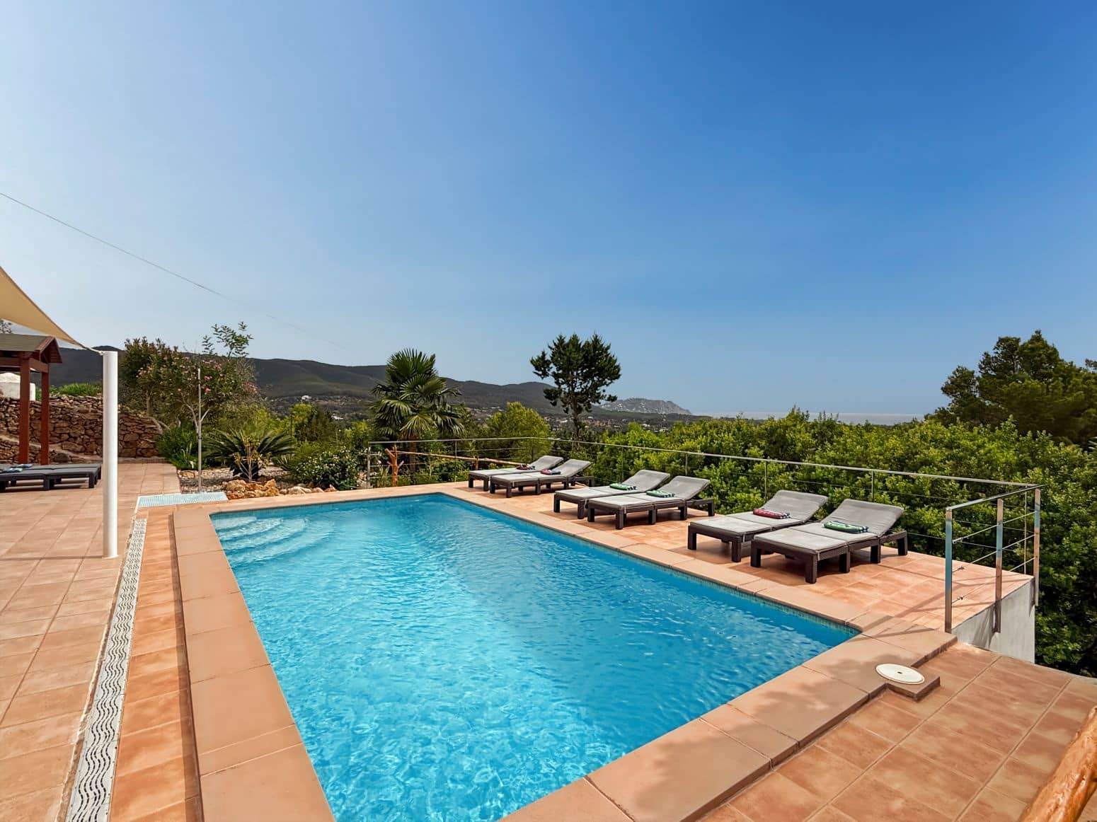 4 soveværelse Villa til leje i Santa Eulalia / Santa Eularia med swimmingpool garage - € 6.600 (Ref: 9915834)