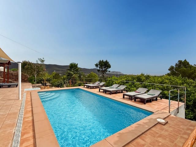 4 sypialnia Willa do wynajęcia w Santa Eulalia / Santa Eularia z basenem garażem - 6 600 € (Ref: 9915834)