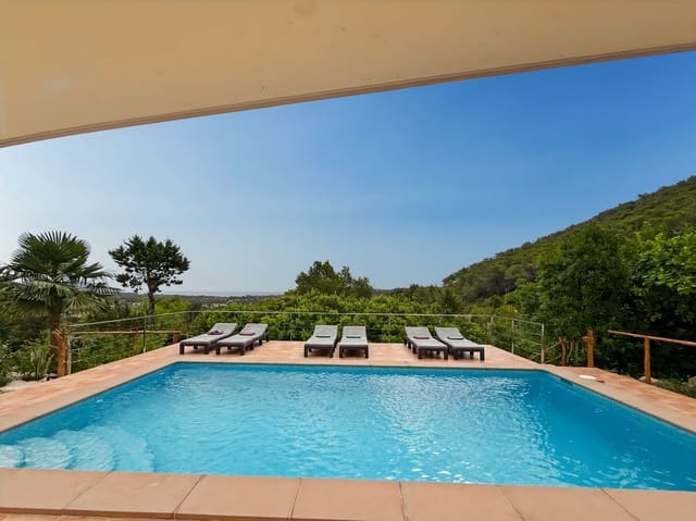 4 sypialnia Willa do wynajęcia w Santa Eulalia / Santa Eularia z basenem garażem - 6 600 € (Ref: 9915834)