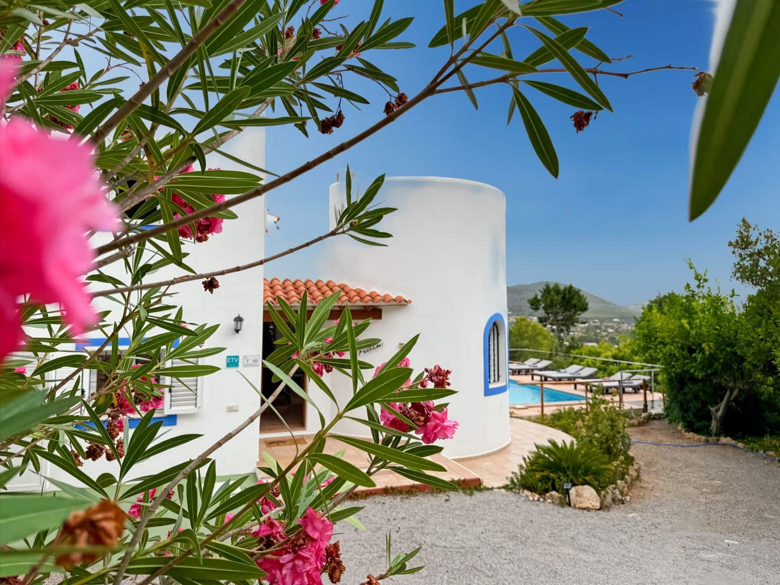 4 soveværelse Villa til leje i Santa Eulalia / Santa Eularia med swimmingpool garage - € 6.600 (Ref: 9915834)