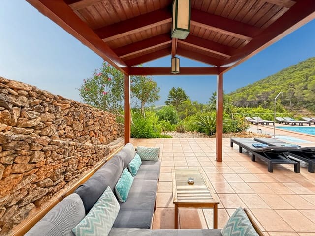 4 sypialnia Willa do wynajęcia w Santa Eulalia / Santa Eularia z basenem garażem - 6 600 € (Ref: 9915834)